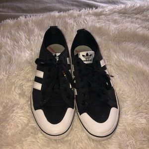 Adidas size 8 women’s black and white superstars